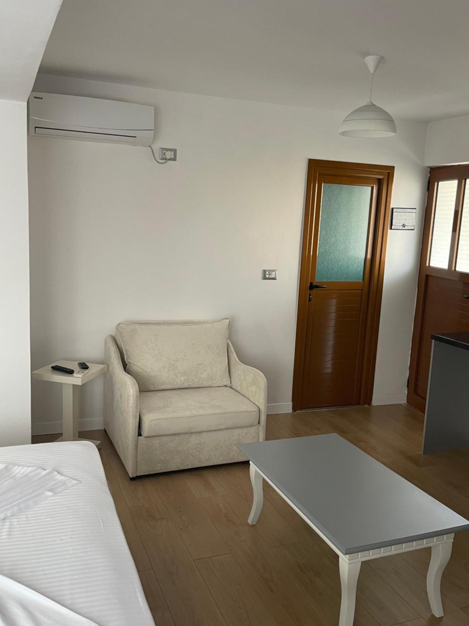 Erdi's Apartment